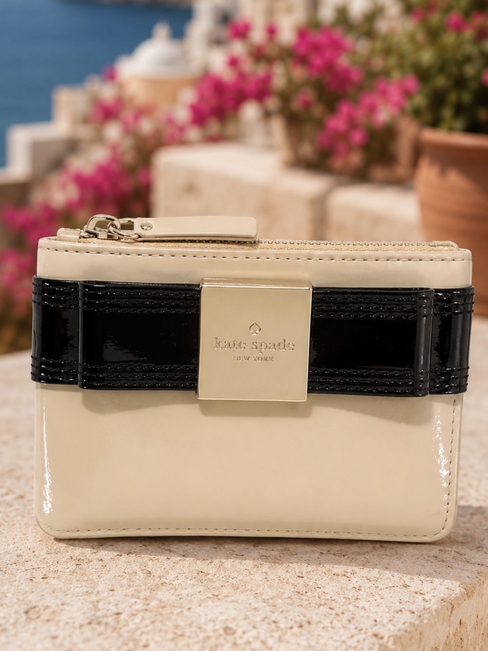 Kate Spade Cream and Black Color-Block Wallet 🤍🤍🤍